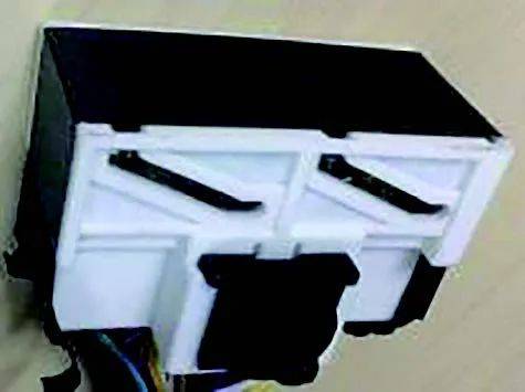 浅谈线束端子退针的原因及整改措施